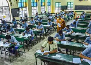 വിദ്യാർഥികൾ മതിയായ രേഖകൾ ഹാജരാക്കിയില്ലെങ്കിൽ നോൺ അറ്റൻഡിങ്/ ഡമ്മി കാന്റിഡേറ്റ്, ഹാജർ ഉറപ്പാക്കാൻ സിബിഎസ്എ മിന്നൽ പരിശോധനകൾ!! 10-12 ക്ലാസുകളിൽ ഇനി പരീക്ഷ എഴുതാൻ 75% ഹാജർ നിർബന്ധം, നിലപാട് കടുപ്പിച്ച് സിബിഎസ്ഇ