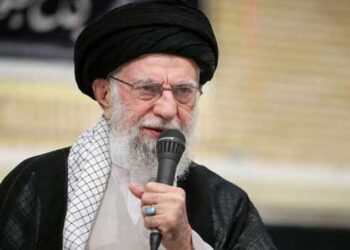 അനുസരിപ്പിക്കാനുള്ള തന്ത്രവുമായി ട്രംപ് ഇങ്ങോട്ട് വരണ്ട, വഴങ്ങില്ല, ഈ പ്രശ്നം പരിഹരിക്കാനാവാത്തത്!! ഇറാൻ അമേരിക്കയെ അനുസരിക്കണമെന്നതാണ് അവരുടെ ആവശ്യം, അത്തരം തെറ്റായ പ്രതീക്ഷകൾ വച്ചുപുലർത്തണ്ട- ഇറാൻ പരമോന്നത നേതാവ്