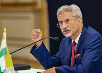 ഇഷ്ടമില്ലെങ്കിൽ വാങ്ങണ്ട, ആരും നിർബന്ധിച്ചിട്ട് ഒന്നുമില്ലല്ലോ? ഇന്ത്യയെ ഉന്നം വെക്കാൻ ഉപയോഗിക്കുന്ന അതേ വാദങ്ങൾ എന്തുകൊണ്ട് ചൈനയ്ക്കും യൂറോപ്യൻ യൂണിയനുമെതിരെ ട്രംപ് ഇതുവരെ പ്രയോഗിച്ചിട്ടില്ല?  രൂക്ഷപ്രതികരണവുമായി ജയശങ്കർ