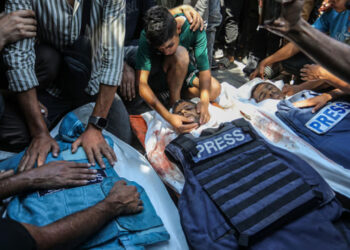 ഗാസയിൽ ആശുപത്രിക്ക് നേരെ ഇസ്രയേലിന്റെ മിസൈൽ ആക്രമണം, 5 മാധ്യമ പ്രവർത്തകർ അടക്കം 20 പേർ കൊല്ലപ്പെട്ടു