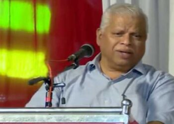 ‘ആർഎസ്എസിന്റെ കൊടിയെന്ന് പറഞ്ഞാൽ നിങ്ങൾ വിചാരിക്കും കാണാൻ നല്ല ചേലുള്ള കൊടിയാണെന്ന്, കോണകം പോലുള്ള കൊടിയാണത് അങ്ങനെയുള്ള ഒരു കൊടി ഒരു സ്ത്രീയുടെ കയ്യിൽ കൊടുത്ത് ഇതാണ് ഭാരതാംബ എന്നു പറഞ്ഞാൽ ആരെങ്കിലും അംഗീകരിക്കുമോ’?- എംവി ജയരാജൻ