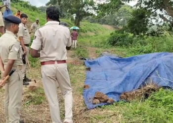 അജ്ഞാതർ ജീവനോടെ തീകൊളുത്തിയ 15 വയസ്സുകാരി മരിച്ചു; ആരും തീ കൊളുത്തിയതായി തെളിവില്ലെന്ന് പൊലീസ്