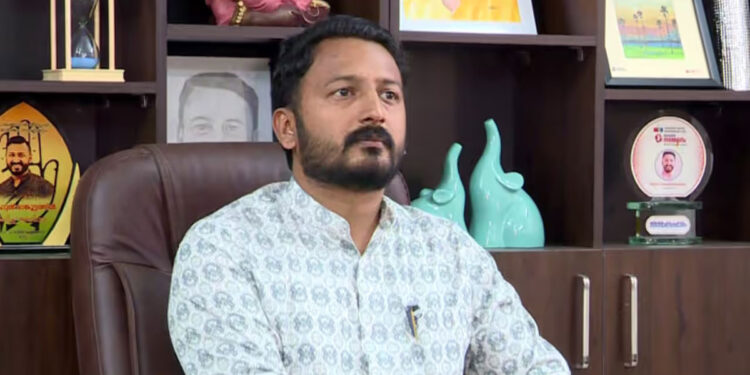 രാഹുൽ മാങ്കൂട്ടത്തിലിനെതിരായ ആരോപണം; നടപടിയെ‌ടുക്കാൻ എഐസിസി, യൂത്ത് കോൺഗ്രസ് അധ്യക്ഷസ്ഥാനത്ത് നിന്ന് മാറ്റിയേക്കും