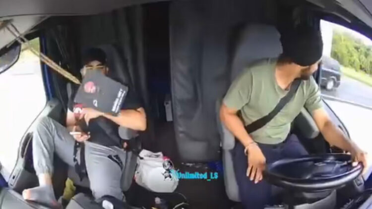 ഇന്ത്യൻ വംശജനായ ഡ്രൈവര്‍ ഓടിച്ച ട്രക്ക് നിയമവിരുദ്ധമായി യു ടേൺ എടുത്തു, അപകടത്തിൽ മൂന്ന് മരണം, വ്യപക വംശീയ അധിക്ഷേപം