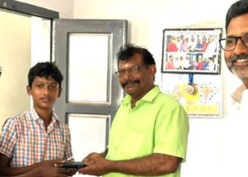 സത്യസന്ധതയുടെ പാഠം പകര്‍ന്ന് കുട്ടികൾ ‘പേഴ്സും ഫോണും പോയപ്പോൾ ഏറെ വേദനിച്ചു’ സന്തോഷം തിരിച്ചു നൽകിയത് രണ്ട് കുട്ടികൾ
