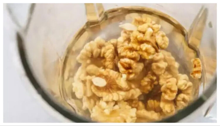 ഈ നട്സ് ദിവസവും രണ്ടെണ്ണം വച്ച് കുതിർത്ത് കഴിക്കുന്നത് പതിവാക്കൂ, ചീത്ത കൊളസ്ട്രോൾ കുറയ്ക്കും