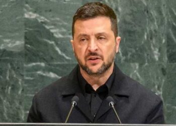 യുക്രെയ്‌നിൽ വെടിനിർത്തൽ സാധ്യമാകാത്തതിനു പിന്നിൽ പുടിൻ, ഞങ്ങൾക്ക് മുന്നിൽ മറ്റുവഴികളില്ല പോരാടുക തന്നെ ചെയ്യും!! റഷ്യയുടെ ആക്രമണം യുക്രെയ്‌നിൽ മാത്രം ഒതുങ്ങില്ല, ഇപ്പോൾ തടഞ്ഞില്ലെങ്കിൽ കൂടുതലിടത്തേക്ക് അധിനിവേശം പടരും- യൂറോപ്പിന് മുന്നറിയിപ്പ് നൽകി സെലൻസ്‌കി