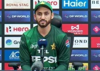 താത്പര്യമില്ല… ട്രോഫിയുമായുള്ള ക്യാപ്റ്റന്മാരുടെ പ്രീ-ഫൈനൽ ഫോട്ടോഷൂട്ട് നിരസിച്ച് ഇന്ത്യൻ ക്യാപ്റ്റൻ!! വരണോ, വേണ്ടയോയെന്നത് അവരുടെ ഇഷ്ടം, ഞാനെന്തു ചെയ്യാനാ?- ആ​ഗ, കളിക്കു മുൻപേ കളംപിടിച്ച് വീണ്ടും വിവാദം