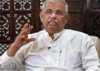 വിസി നിയമനം: കേസ് നടത്താൻ ചെലവായ 11 ലക്ഷവും സർവകലാശാലകൾ നൽകണം, കത്തയച്ച് ​ഗവർണർ