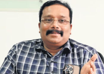 പിണറായി സർക്കാരിന് വീണ്ടും തിരിച്ചടി,  അശോക് ഐഎഎസിൻ്റെ സ്ഥലം മാറ്റം സ്റ്റേ ചെയ്ത്   അഡ്മിനിസ്ട്രേറ്റീവ് ട്രിബ്യൂണൽ