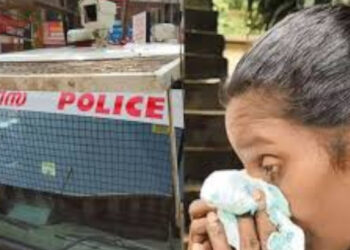 പൊലീസാണ് ഇതെല്ലാം ചെയ്യിപ്പിച്ചത്…നൂറുവട്ടം കരഞ്ഞു പറഞ്ഞിട്ടും കേട്ടില്ല, കുടിവെള്ളം പോലും തരാതെ പീഡിപ്പിച്ചു, അവർക്ക് പണമുള്ളത് കൊണ്ടാണ് പോലീസ് കൂടെനിന്നത്, ക്രൈം ബ്രാഞ്ച് റിപ്പോർട്ടിന് പിന്നാലെ പൊട്ടിക്കരഞ്ഞ് ബിന്ദു