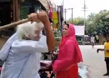 കുളിക്കുന്ന ദൃശ്യങ്ങൾ ഭർതൃപിതാവും സഹോദരനും ചേർന്ന് പകർത്താൻ ശ്രമം, തോക്കുചൂണ്ടി കൊല്ലുമെന്ന് ഭീഷണി, ഉപയോഗിച്ചു കയ്യിൽ പരുക്കേൽപ്പിച്ചു… ബിജെപി എംപിയുടെ സഹോദരിയെ ക്രൂരമായി മർദിക്കുന്ന ദൃശ്യങ്ങൾ പുറത്ത്- വീഡിയോ