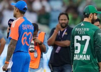 എത്രയൊക്കെ പ്രതിഷേധിച്ചാലും ആ കൈകളിൽ ഇന്ത്യ കൈ ചേർക്കില്ല!! പാക്കിസ്ഥാന് ബാറ്റിങ്, സ‍ഞ്ജുവിറങ്ങുക ആഞ്ചാമനായി