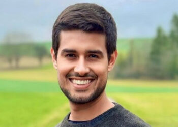 എ പടമാണോ  കുട്ടികളെ കാണിക്കുന്നത്?? ക്രൂരതയും അക്രമവും പ്രദര്‍ശിപ്പിച്ച് നിങ്ങള്‍ അവരുടെ ബാല്യത്തെ തകര്‍ക്കുകയാണ്, ഇത്  കുറ്റകൃത്യമായി കണക്കാക്കണം, വിവേക് അഗ്നിഹോത്രിക്കെതിരേ പൊട്ടിത്തെറിച്ച് ധ്രുവ് റാഠി