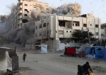 ഇസ്രയേൽ ബോംബിട്ട് 30 പാർപ്പിട സമുച്ചയങ്ങൾ തകർത്തു, 53 മരണം!! ഗാസയിൽ ഈ മാസം ഇസ്രയേൽ തകർത്തത് 13000 അഭയാർത്ഥി കൂടാരങ്ങൾ, പട്ടിണി കിടന്ന് മരിച്ചത് 145 കുട്ടികളടക്കം 422 പേർ