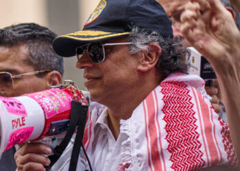 പലസ്തീൻ അനുകൂല പ്രസം​ഗത്തിനിടെ ട്രംപ് ഭരണകൂടത്തെ കടുത്ത ഭാഷയിൽ വിമർശിച്ചു, സൈനികരെ പ്രകോപിപ്പിച്ചു, കൊളംബിയൻ പ്രസിഡന്റിന്റെ  വിസ റദ്ദാക്കി യുഎസ്, നെതന്യാഹുവിന്റെ വിസയാണ് റദ്ദാക്കേണ്ടിയിരുന്നതെന്ന് വിമർശനം