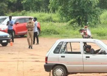 ഡ്രൈവിങ് ടെസ്റ്റിൽ അടിമുടി മാറ്റം, ലേണേഴ്സ് കിട്ടാൻ 12 അല്ല 18 ഉത്തരങ്ങൾ ശരിയാക്കണം!! ഇനി മുതൽ പരിശീലകനും ടെസ്റ്റ് നടത്തുന്ന ഉദ്യോഗസ്ഥർക്കും പരീക്ഷ, ലീഡ്‌സ് ആപ്പിൾ മോക്ക് ടെസ്റ്റിൽ വിജയിച്ചാൽ റോഡ് സേഫ്റ്റി സർട്ടിഫിക്കറ്റ്, സർട്ടിഫിക്കറ്റ് കൈവശമുണ്ടെങ്കിൽ പ്രീ ഡ്രൈവിങ് ക്ലാസ് വേണ്ട