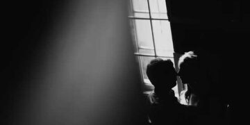 പട്ടാപ്പകൽ വനിതാ നേതാവിന്റെ വീട്ടിൽ നിന്ന് സിപിഎം എംഎൽഎയെ ഭർത്താവും നാട്ടുകാരും ചേർന്നു പൊക്കി!! വിഷയം പ്രശ്നം പുറത്തറിയാതെ തടഞ്ഞ് പ്രമുഖ പ്രാദേശിക നേതാവ്