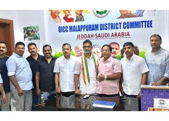 അഷ്‌റഫ്‌ പോരൂരിന്‌  ഒ.ഐ.സി.സി മലപ്പുറം ജില്ലാ കമ്മറ്റി സ്വീകരണം നൽകി