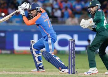 പാക്കിസ്ഥാന്റെ പോയിന്റ് കുറയുമോ? വാർത്താ സമ്മേളനം ബഹിഷ്കരിച്ച് പാക്കിസ്ഥാന്റെ പ്രതിഷേധം, പുറത്തുനിന്നുള്ള വിവാദങ്ങളും വിമർശനങ്ങളും ഒഴിവാക്കാൻ റൂം പൂട്ടി ഫോൺ സ്വിച്ച് ഓഫ് ചെയ്ത് സുഖമായി ഉറങ്ങുക- മാധ്യമ പ്രവർത്തകർക്ക് ഇന്ത്യൻ നായകന്റെ ഉപദേശം,