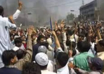 ജനരോഷത്തിൽ പുകഞ്ഞ് പാകിസ്ഥാൻ, പതിറ്റാണ്ടുകളായി തുടരുന്ന രാഷ്ട്രീയ ഒറ്റപ്പെടുത്തലും സാമ്പത്തിക അവഗണനയും ഇനി സഹിക്കാൻ കഴിയില്ല, തെരുവിലിറങ്ങി ജനങ്ങൾ, ഒന്നുകിൽ അവകാശങ്ങൾ നൽകുക അല്ലെങ്കിൽ ജനരോഷം സഹിക്കുക, ഷെഹ്ബാസ് ഷെരീഫ് സർക്കാരിനെതിരെ പാക് അധീന കശ്മീരിൽ വൻ പ്രതിഷേധം