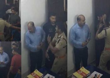 പോലീസ് സ്റ്റേഷനുകളിൽ പോലീസുകാരുടെ ​ഗൂണ്ടാവിളയാട്ടമോ? പീച്ചി പോലീസ് സ്റ്റേഷനിലിട്ട് ഹോട്ടൽ ഉടമയുടേയും മകന്റേയും കരണത്തടിക്കുന്ന ദൃശ്യങ്ങൾ പുറത്ത്,  ദൃശ്യങ്ങൾ പുറത്തുവന്നതും നിയമ പോരാട്ടങ്ങൾക്കൊടുവിൽ, മർദിച്ച എസ്ഐയെക്കൂടി പ്രതിചേർക്കാൻ ഹൈക്കോടതിയെ സമീപിച്ച് ഹോട്ടൽ ഉടമ