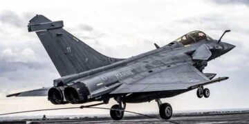 60 ശതമാനത്തിലധികം ഇന്ത്യൻ നിർമ്മിത ഘടകങ്ങൾ!! വരുന്നു ‘മെയ്ഡ് ഇൻ ഇന്ത്യ’ റഫാൽ, നിർമാണം ഫ്രഞ്ച് കമ്പനി ദസ്സാൾട്ട് ഏവിയേഷനും ഇന്ത്യൻ എയ്റോസ്പേസ് സ്ഥാപനങ്ങളും ചേർന്ന് , 114 റഫാൽ യുദ്ധവിമാനങ്ങൾ വാങ്ങാൻ വ്യോമസേനാ നിർദ്ദേശം