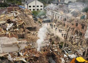 തിരിച്ചടിക്കും!! സെലൻസ്‌കി, 600ഓളം ഡ്രോണുകൾ, ഡസൻ കണക്കിന് മിസൈലുകൾ, യുക്രൈനിൽ 12 മണിക്കൂർ നീണ്ടുനിന്ന റഷ്യൻ ബോംബാക്രമണം… രോ​ഗിയും നഴ്സുമുൾപെടെ നാല് മരണം, നൂറോളം സിവിലിയൻ കേന്ദ്രങ്ങൾ തകർന്നു, ലക്ഷ്യം സായുധ സേനയെ സഹായിക്കുന്ന സൈനിക സൗകര്യങ്ങൾ- റഷ്യ