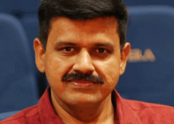 സ്‌റ്റേഷനില്‍ ബിജെപി നേതാവിനും ക്രൂരമര്‍ദ്ദനമേറ്റു ; പോലീസുകാരില്‍ നിന്നും 10 ലക്ഷം രൂപ വാങ്ങി പാര്‍ട്ടി തന്നെ കേസ് ഒതുക്കി ; ആരോപണവുമായി സന്ദീപ് വാര്യര്‍, ദൃശ്യങ്ങളും പുറത്തുവിട്ടു