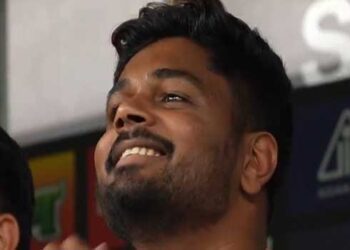 ‘ഇനിയും സ‍ഞ്ജുവിനെ തഴയുന്നില്ലെന്ന് പറയല്ലേ പ്ലീസ്… ഞങ്ങളും അരിയാഹാരമാണ് കഴിക്കുന്നത്’!! ബംഗ്ലാദേശിനെതിരെ കളത്തിലിറക്കിയ മഹാരഥന്മാരുടെ സംഭാവന ഇങ്ങനെ- 2, 5, 5,10