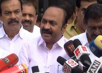 ഇതുപോലത്തെ ഏത് കേസുണ്ടെങ്കിലും എന്തിനാണ് എന്റെ നെഞ്ചത്തേക്ക് കയറുന്നതെന്ന് മനസിലാകുന്നില്ല!! ‘വാർത്ത’ എങ്ങനെ പുറത്തായെന്ന് സിപിഎംതന്നെ അന്വേഷിക്കട്ടേ… അയ്യപ്പ സം​ഗമ ബോർഡിൽ അയ്യപ്പനില്ല, പിണറായിയും വാസവനും നിറഞ്ഞു നിൽക്കുവാണ്, ദേവസ്വം പ്രസിഡന്റ് ഫുഡ് കമ്മിറ്റിയിൽ- വിഡി സതീശൻ