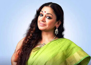 ട്രാന്‍സ്‌ജെന്‍ഡര്‍ കഥാപാത്രം ചെയ്യാൻ അതിയായ മോഹം , മമ്മൂക്കയെ അംഗീകരിച്ചില്ലേ അതുകൊണ്ട് താനും  കാത്തിരിക്കുകയാണ്… ആഗ്രഹം പങ്കുവച്ച്  ശോഭന