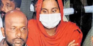 വെറും 26 വയസ് മാത്രം പ്രായം, ഒരു നിമിഷത്തെ ഡോക്ടറുടെ അശ്രദ്ധയിൽ സുമയ്യയുടെ ശിഷ്ടകാലം നെഞ്ചിനുള്ളിൽ കുടുങ്ങിയ ഗൈഡ് വയറുമായി!! വയർ പുറത്തെടുക്കുന്നത് ‘റിസ്ക്’, ശസ്ത്രക്രിയയ്ക്കിടെ രക്തക്കുഴലുകൾ പൊട്ടാൻ സാധ്യത- മെഡിക്കൽ ബോർഡ്