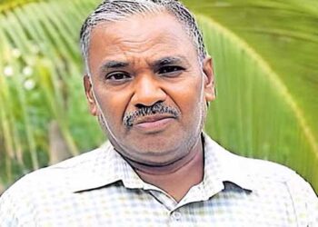 തെറ്റ് ചൂണ്ടിക്കാട്ടിയ അധ്യാപകനുള്ള ​ഗുരുദക്ഷിണ പീഡനക്കേസ്, കൂട്ടുനിന്നവരിൽ സഹപ്രവർത്തകരും, പരാതി തയാറാക്കിയത് സിപിഎം ഓഫിസിൽ വച്ച്!! കോപ്പിയടി പിടിച്ച ആധ്യാപകനെ വിദ്യാർഥിനികൾ പീഡനക്കേസിൽ കുടുക്കിയത് 10 വർഷം, ഒടുവിൽ നീതി…