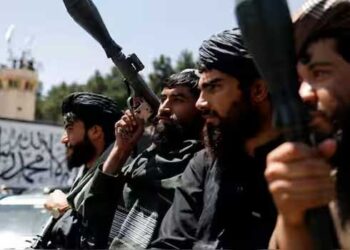 ‘ഇന്റർനെറ്റ് അധാർമികം’, അഫ്​ഗാനിൽ നിരോധിച്ച് താലിബാൻ!! ‘ടെലികോം ബ്ലാക്ക്ഔട്ട്’, രാജ്യത്തെ വിമാന സർവീസുകൾ താറുമാറായി, മൊബൈൽ ഫോൺ സേവനവും നിശ്ചലം