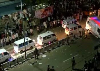 എന്തെങ്കിലും അനിഷ്ട സംഭവങ്ങളുണ്ടായാല്‍ ആര് ഉത്തരവാദിത്തം ഏറ്റെടുക്കും? മദ്രാസ് ഹൈക്കോടതി ഈ ചോദ്യം ചോദിച്ചത് വെറും ഒരാഴ്ച മുൻപ്!! ഇന്നിതാ പൊലിഞ്ഞത് 33 ജീവനുകൾ, ദുരന്തം വിതച്ച റാലി വിജയ് നടത്തിയത് ഹൈക്കോടതി വിധി മറികടന്ന്