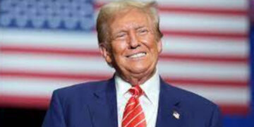 ഇന്ത്യയെ വിടാതെ ട്രംപ്… H1 B വിസ അപേക്ഷാ ഫീസ് ഒരു ലക്ഷം ഡോളറാക്കി ഉയർത്തി, ടെക് കമ്പനികൾക്ക് വൻ തിരിച്ചടി