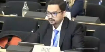 ഞങ്ങളുടെ ഭൂപ്രദേശത്തിനുമേല് കണ്ണുവെക്കുന്നതിന് പകരം കയ്യേറിയ ഇന്ത്യൻ പ്രദേശം ഒഴിഞ്ഞുപോകൂ… സ്വന്തം ജനങ്ങളെ ബോംബിട്ട് കൊല്ലുന്നു, കൂടാതെ ഇന്ത്യക്കെതിരെ അടിസ്ഥാന രഹിതമായ ആരോപണങ്ങളും, പാകിസ്ഥാനെ കുടഞ്ഞ് ഇന്ത്യ