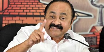 മുഖ്യമന്ത്രിയെ ബ്ലാക്മെയിൽ ചെയ്തതാര്? ശബരിമലയിൽ കോടതി ഇടപെട്ടില്ലെങ്കിൽ അയ്യപ്പന്റെ തങ്കവിഗ്രഹവും കളവ് പോയേനേ, പോറ്റി കുടുങ്ങിയാൽ എല്ലാവരും പെടും!! പോറ്റിക്ക് ഒത്താശ ചെയ്തുകൊടുത്തത് ദേവസ്വം ബോർഡും മന്ത്രിയും – വിഡി സതീശൻ