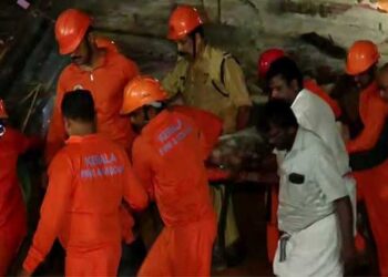 ദേശീയ പാതയ്ക്ക് മണ്ണെടുത്തത് ദുരന്തത്തിനു കാരണമെന്ന് നാട്ടുകാർ!! മണ്ണ് ഇടിയുമെന്ന് മുന്നറിയിപ്പ് നൽകിയിരുന്നു- അധികൃതർ, ബിജുവിനെ മരണം കവർന്നത് ഭക്ഷണം കഴിക്കാനായി സ്വന്തം വീട്ടിലേക്ക് വന്നപ്പോൾ, മൃതദേഹം പുറത്തെടുക്കാനായത് 6 മണിക്കൂറിനു ശേഷം, മകനെ ക്യാൻസർ കവർന്നെടുത്തത് ഒരു വർഷം മുൻപ്