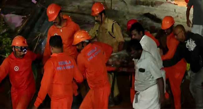ദേശീയ പാതയ്ക്ക് മണ്ണെടുത്തത് ദുരന്തത്തിനു കാരണമെന്ന് നാട്ടുകാർ!! മണ്ണ് ഇടിയുമെന്ന് മുന്നറിയിപ്പ് നൽകിയിരുന്നു- അധികൃതർ, ബിജുവിനെ മരണം കവർന്നത് ഭക്ഷണം കഴിക്കാനായി സ്വന്തം വീട്ടിലേക്ക് വന്നപ്പോൾ, മൃതദേഹം പുറത്തെടുക്കാനായത് 6 മണിക്കൂറിനു ശേഷം, മകനെ ക്യാൻസർ കവർന്നെടുത്തത് ഒരു വർഷം മുൻപ്