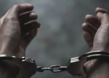 പിരിവിനെന്ന പേരിൽ വീട്ടിലെത്തി, മറ്റാരുമില്ലെന്ന് മനസിലാക്കിയതും ഒൻപതു വയസുകാരിയെ കയറിപ്പിടിച്ചു, 59കാരനെ വളഞ്ഞിട്ടാക്രമിച്ച് നാട്ടുകാർ