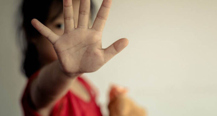 എസ്എഫ്ഐ സംസ്ഥാന കമ്മറ്റിയം​ഗത്തിനെതിരെ പോക്സോ കേസ്, ഒരു വർഷത്തോളം  പെൺകുട്ടിയെ ലൈം​ഗികമായി പീഡിപ്പിച്ചു, പ്രതിയെ ഭാരവാഹി സ്ഥാനത്ത് നിന്ന് പുറത്താക്കാതെ എസ്എഫ്ഐ, രാഷ്ട്രീയ സംരക്ഷണമെന്ന് ആരോപണം