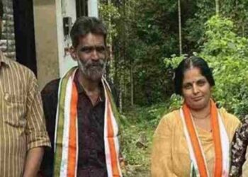 സുരേഷ് ​ഗോപി അപമാനിച്ചു, ഞങ്ങൾ പ്രജകളല്ല!! രാഹുൽ ഗാന്ധി സാധാരണക്കാരുടെ ചായക്കടയിൽ പോയി ചായ കുടിക്കും, എല്ലാവരും പ്രജകളെന്ന് കരുതുന്ന സുരേഷ് ഗോപിക്ക് അത് പറ്റില്ല… കലുങ്ക് സംവാദത്തിൽ പങ്കെടുത്ത് പിറ്റേദിവസം നാല് ബിജെപി പ്രവർത്തകർ കോൺ​ഗ്രസിലേക്ക്