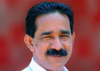 എന്നെപ്പറ്റി നിനക്കൊക്കെ ശരിക്കും അറിയാമോ? നിയൊക്കെ എത്ര സമരം ചെയ്താലും ഒരു പ്രയോജനവുമില്ല, വേണമെങ്കിൽ പഠിച്ചാൽ മതി, ഞങ്ങളുടെ സർക്കാരാണ് നഴ്സിങ് കോളേജ് കൊണ്ടുവന്നതെങ്കിൽ അത് ഇല്ലാതാക്കാനും ഞങ്ങൾക്കറിയാം- വിദ്യാർഥികളോട് സിപിഎം ജില്ലാ സെക്രട്ടറിയുടെ ഭീഷണി