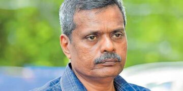 അമീബിക് മസ്തിഷ്ക ജ്വരം തൊട്ടടുത്ത സംസ്ഥാനങ്ങളിലൊന്നും റിപ്പോർട്ട് ചെയ്യുന്നില്ല, കാരണം തേടി വലിയ റിസർച്ച് ഒന്നും ആവശ്യമില്ല മാലിന്യം വലിച്ചെറിയൽ തന്നെ!! അതിനു ഡോക്ടറുടെ തലയിൽ വെട്ടിയിട്ട് കാര്യമൊന്നും ഇല്ല, പൊതുസ്ഥലത്ത് തള്ളുന്നതിന്റെ വില തിരിച്ചു കിട്ടുന്നുവെന്ന് കരുതിയാൽ മതി- ഡോ. ഹാരിസ് ചിറയ്ക്കൽ