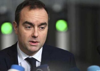 എന്തൊരു വിധിയിത്… ഫ്രാൻസിൽ ഒരു വർഷത്തിനിടെ തെറിച്ചത് 4 പ്രധാനമന്ത്രി കസേരകൾ!! ഉറച്ചിരിക്കുന്നതിനു മുൻപേ തെറിച്ച് സെബാസ്റ്റ്യൻ‌ ലകോർന്യൂ, വെറും 12 മണിക്കൂർ മാത്രം, ഓഹരിയും യൂറോയും കുത്തനെ താഴോട്ട്