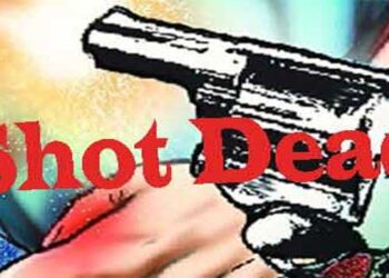 നിർത്തിയിട്ട കാറിനുള്ളിൽ ദുർ​ഗന്ധം, പരിശോധിച്ചപ്പോൾ കണ്ടത് തലയ്ക്ക് വെടിയേറ്റ് മരിച്ച നിലയിൽ ഏഴുമക്കൾ, പലരും സ്കൂൾ യൂണഫോമിൽ!! ഒരു കുട്ടി കൊല്ലപ്പെട്ടത് പീഡനത്തിനിരയായ ശേഷം… പിതാവ് മക്കളെ വെടിവച്ച് കൊലപ്പെടുത്തിയ ശേഷം സ്വയം ജീവനൊടുക്കി, മരിച്ചത് 5 നും 13 നും ഇടയിൽ പ്രായമുള്ള കുരുന്നുകൾ