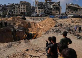 ‘അവർ ഒരു സൈനികനെ കൊന്നു, അതിനാൽ തിരിച്ചടിച്ചു, അങ്ങനെ വേണം;… ഇസ്രയേലിനെ പിന്താങ്ങി ട്രംപ്!! ​ഗാസയിൽ ഇസ്രയേൽ നടത്തിയ വ്യോമാക്രമണത്തിൽ കുട്ടികളക്കം 20 മരണം