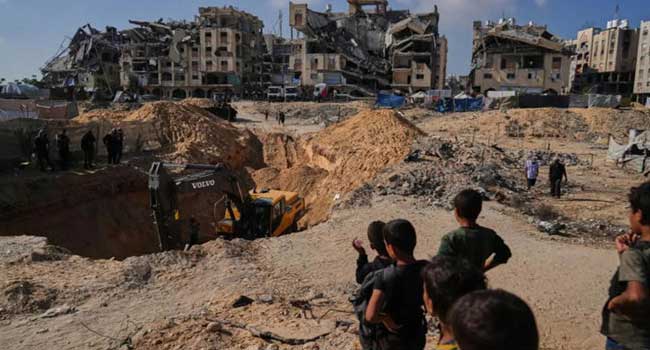 ‘അവർ ഒരു സൈനികനെ കൊന്നു, അതിനാൽ തിരിച്ചടിച്ചു, അങ്ങനെ വേണം;… ഇസ്രയേലിനെ പിന്താങ്ങി ട്രംപ്!! ഗാസയിൽ ഇസ്രയേൽ നടത്തിയ വ്യോമാക്രമണത്തിൽ കുട്ടികളക്കം 20 മരണം